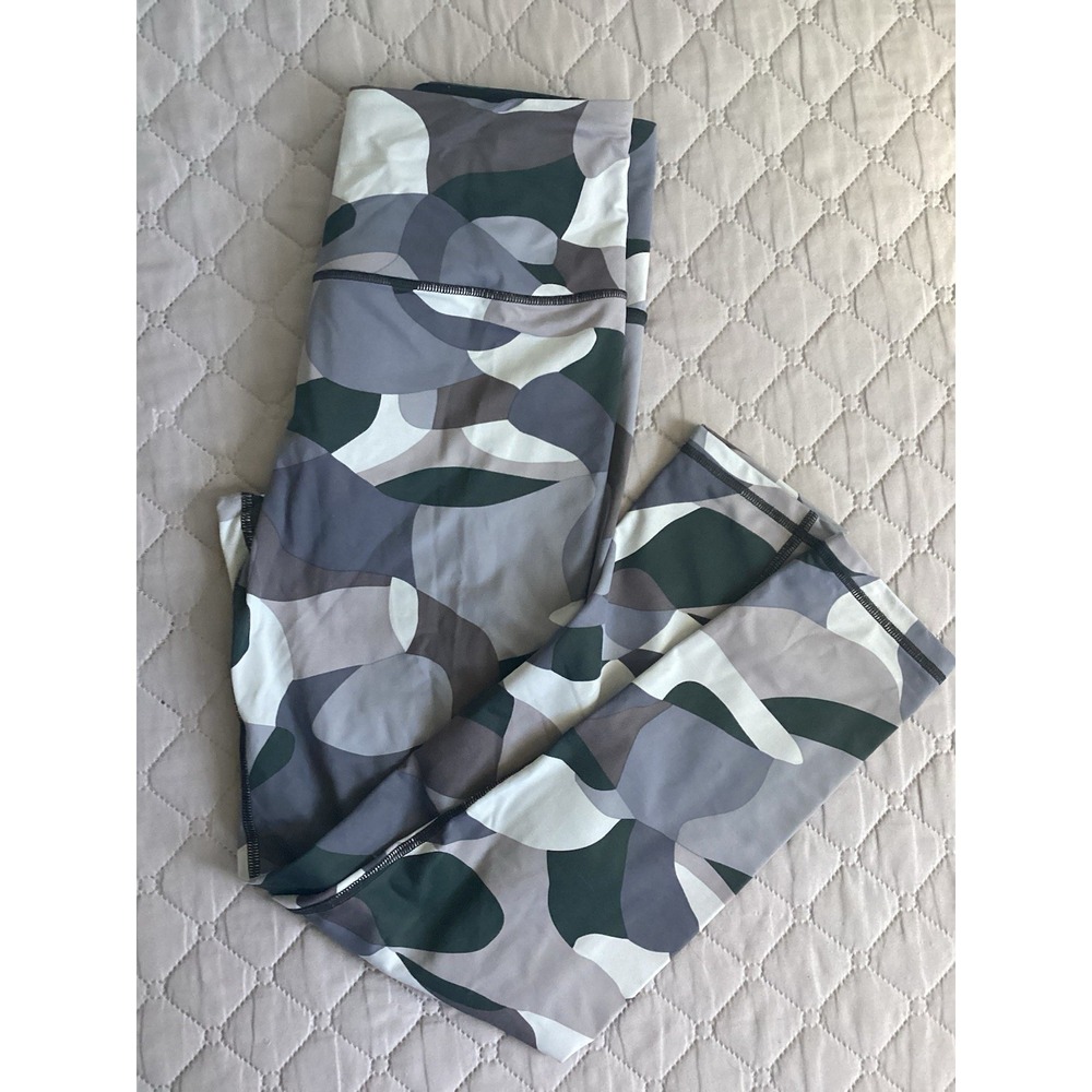 Victoria Secret Knockout Camo Sport Leggings Size Large